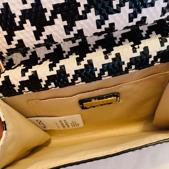 Small purse 2 for 20$🖤 - Picture 3 of 4